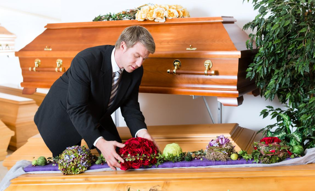 funeral director in Castle Hill
